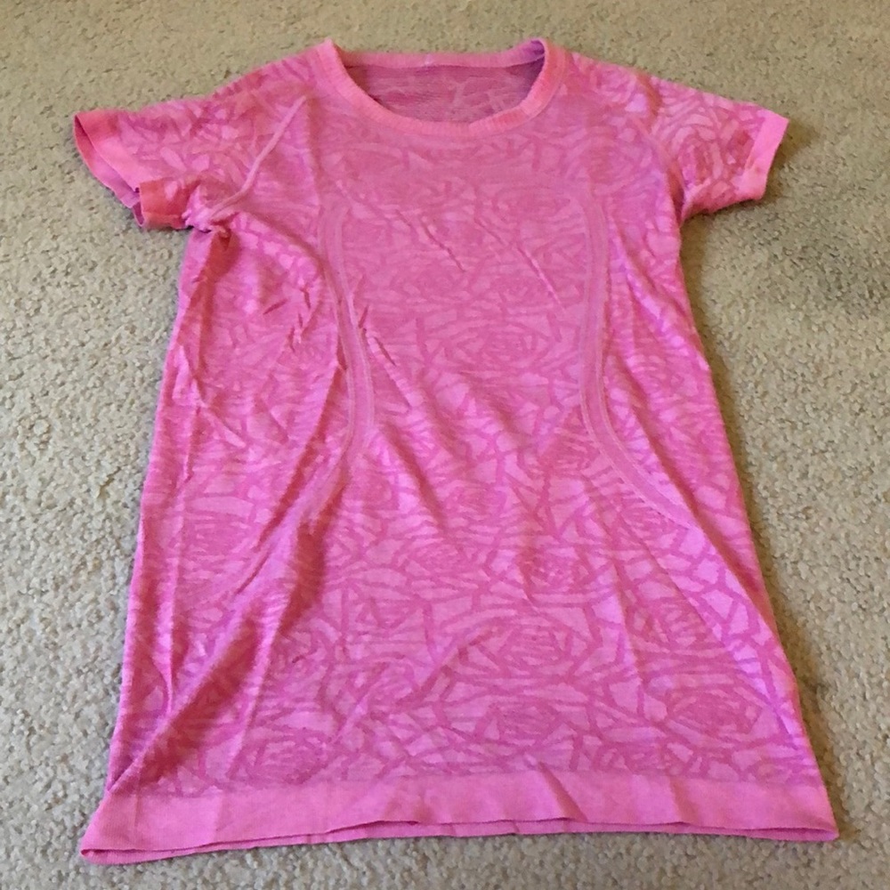Abstract rose lululemon top